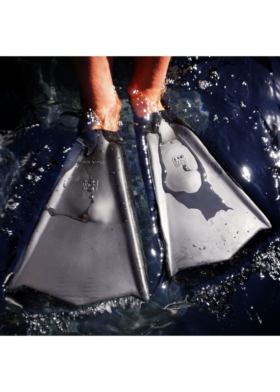 Mike Stewart Viper Bodyboard Fins (1) Mike Stewart MS Viper bodyboard fins being worn on a wet surface