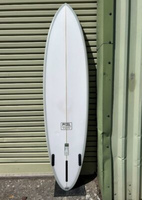 Pyzel Midlength Crisis 7'6 secondhand surfboard bottom
