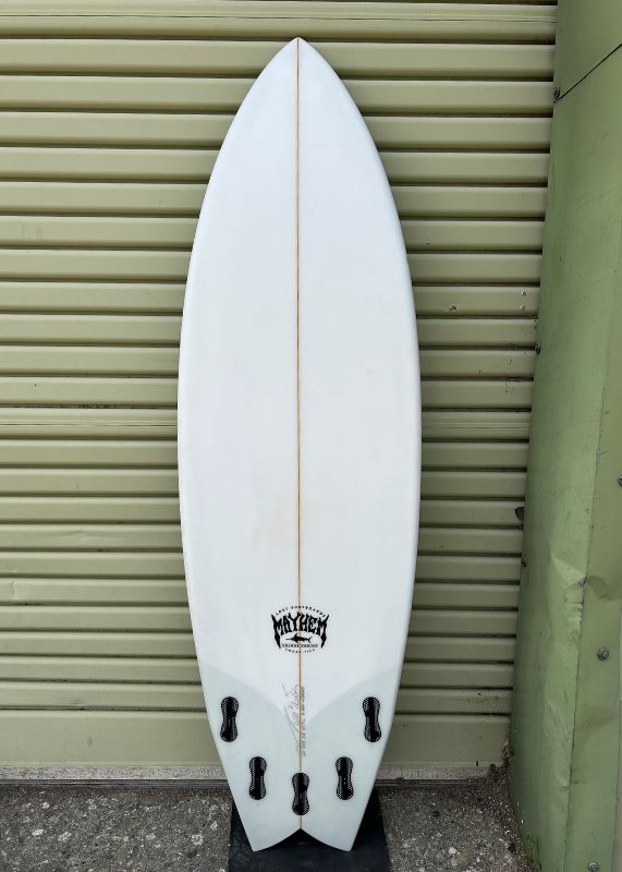 Swordfish 6'0 secondhand surfboard bottom